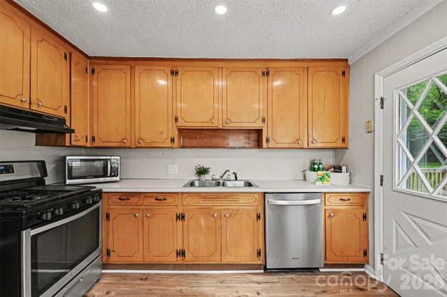 1599 Hillcrest Avenue, Lancaster, SC 29720
