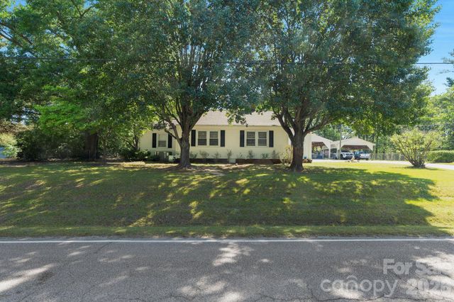 1599 Hillcrest Avenue, Lancaster, SC 29720