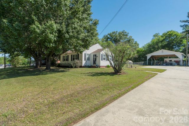 1599 Hillcrest Avenue, Lancaster, SC 29720