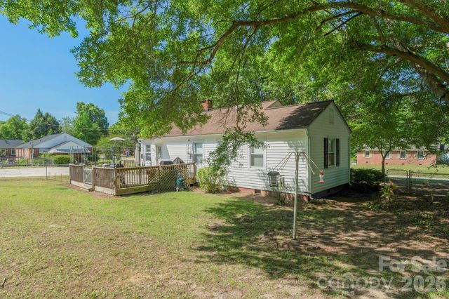 1599 Hillcrest Avenue, Lancaster, SC 29720