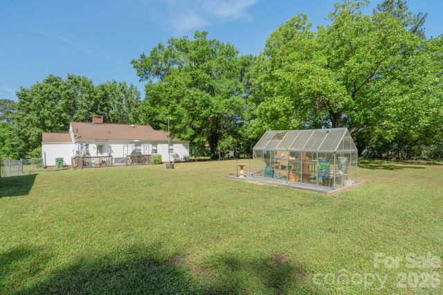1599 Hillcrest Avenue, Lancaster, SC 29720
