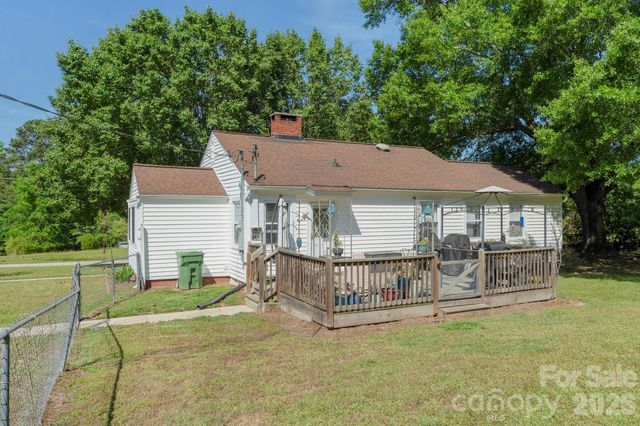 1599 Hillcrest Avenue, Lancaster, SC 29720