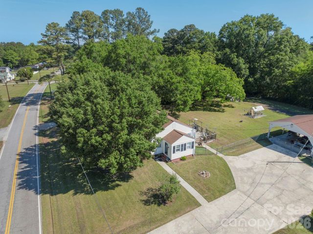 1599 Hillcrest Avenue, Lancaster, SC 29720