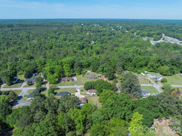 1599 Hillcrest Avenue, Lancaster, SC 29720