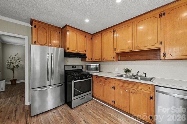 1599 Hillcrest Avenue, Lancaster, SC 29720