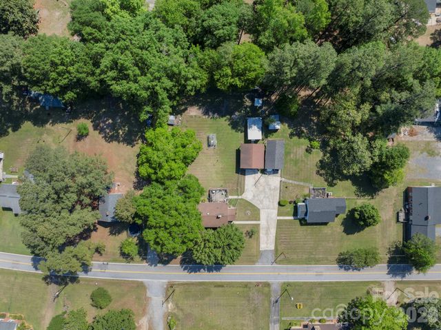 1599 Hillcrest Avenue, Lancaster, SC 29720