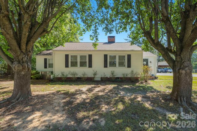 1599 Hillcrest Avenue, Lancaster, SC 29720
