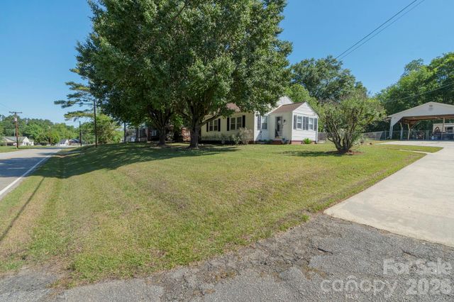 1599 Hillcrest Avenue, Lancaster, SC 29720