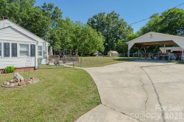 1599 Hillcrest Avenue, Lancaster, SC 29720