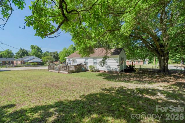 1599 Hillcrest Avenue, Lancaster, SC 29720