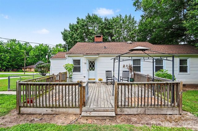 1599 Hillcrest Avenue, Lancaster, SC 29720