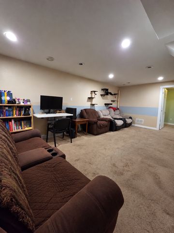 3913 52nd Avenue N, Brooklyn Center, MN 55429