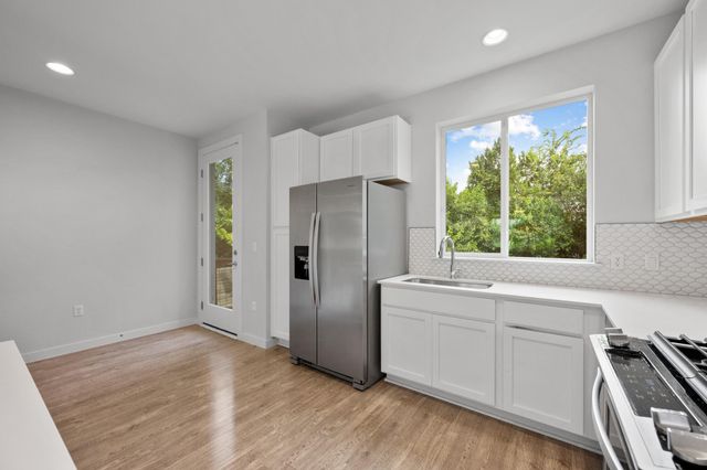 801 N Bluff DR 17, Austin, TX 78745