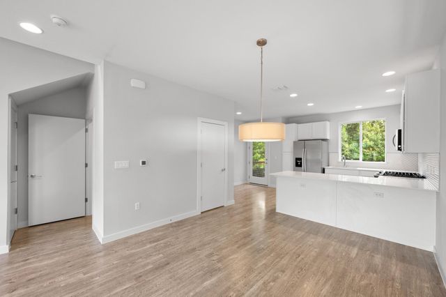 801 N Bluff DR 17, Austin, TX 78745