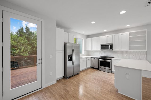801 N Bluff DR 17, Austin, TX 78745