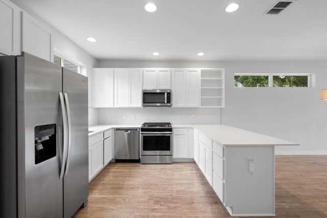 801 N Bluff DR 17, Austin, TX 78745