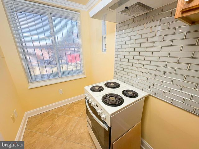 1106 45TH PL SE, Washington, DC 20019