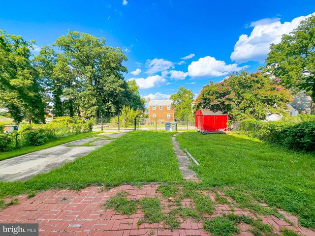 1106 45TH PL SE, Washington, DC 20019