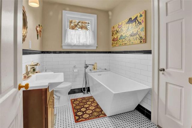 2221 Highview Road, Atlanta, GA 30311