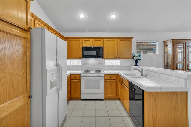 309 S Sugar Loaf Ct, Roseville, CA 95747