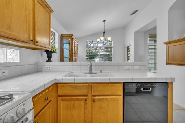 309 S Sugar Loaf Ct, Roseville, CA 95747