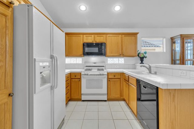 309 S Sugar Loaf Ct, Roseville, CA 95747