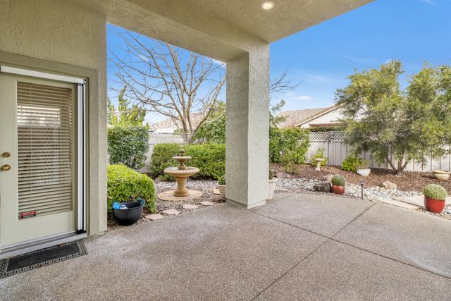 309 S Sugar Loaf Ct, Roseville, CA 95747