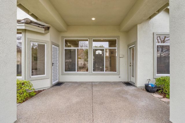 309 S Sugar Loaf Ct, Roseville, CA 95747