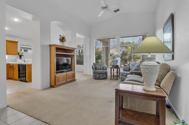 309 S Sugar Loaf Ct, Roseville, CA 95747