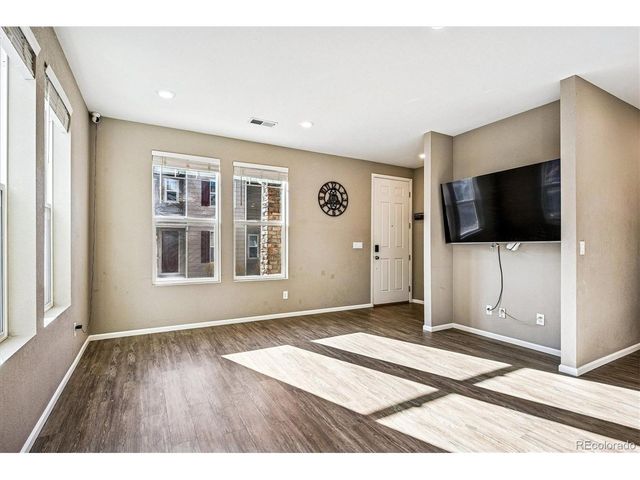 21832 E Quincy Cir, Aurora, CO 80015