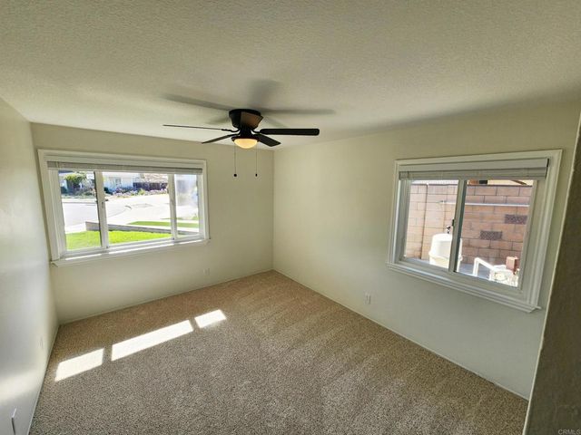 80 Lucas Ct, Thousand Oaks, CA 91320