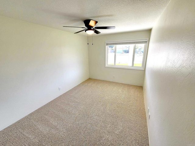 80 Lucas Ct, Thousand Oaks, CA 91320