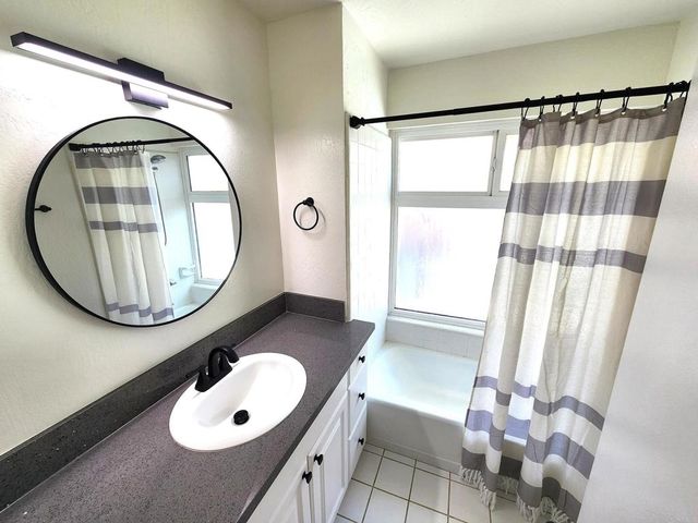 80 Lucas Ct, Thousand Oaks, CA 91320
