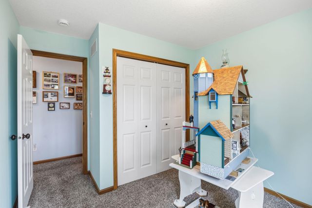 8707 Preserve Boulevard N, Chisago City, MN 55013