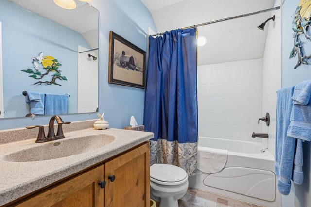 8707 Preserve Boulevard N, Chisago City, MN 55013
