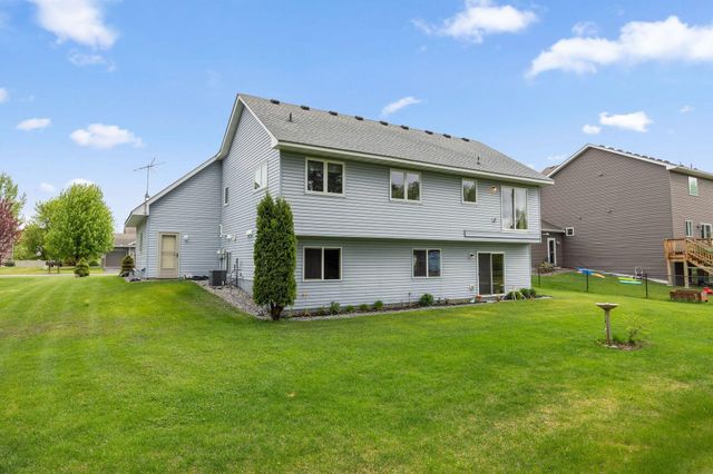 8707 Preserve Boulevard N, Chisago City, MN 55013