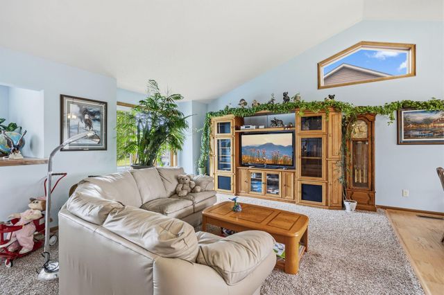 8707 Preserve Boulevard N, Chisago City, MN 55013