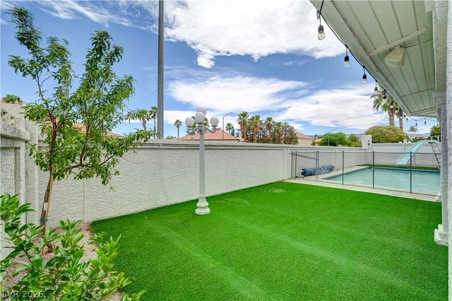 9131 Ivory Beach Drive, Las Vegas, NV 89147
