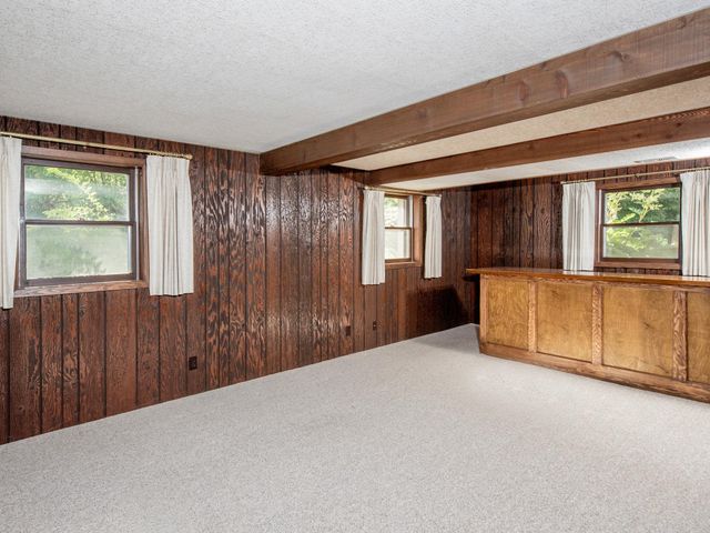688 W Wentworth Avenue, Mendota Heights, MN 55118