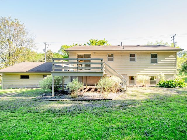688 W Wentworth Avenue, Mendota Heights, MN 55118