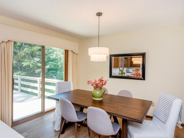 688 W Wentworth Avenue, Mendota Heights, MN 55118