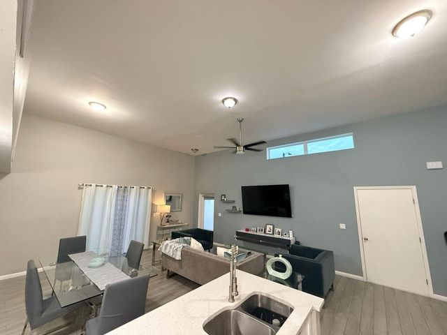 2321 NW 3rd Street 2321, Pompano Beach, FL 33069