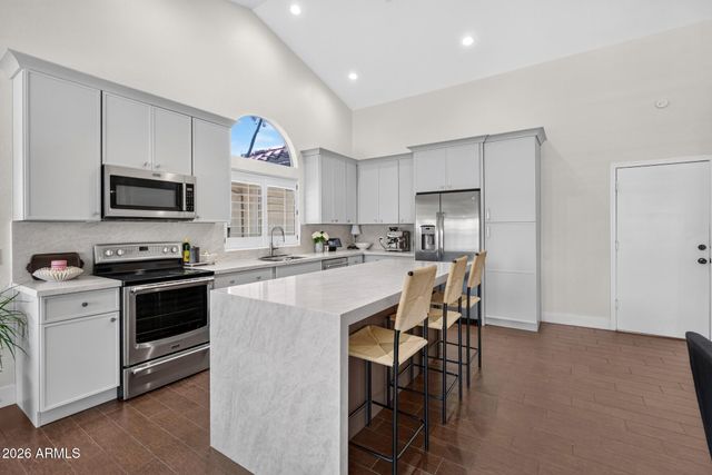 902 N OXFORD Lane, Chandler, AZ 85225
