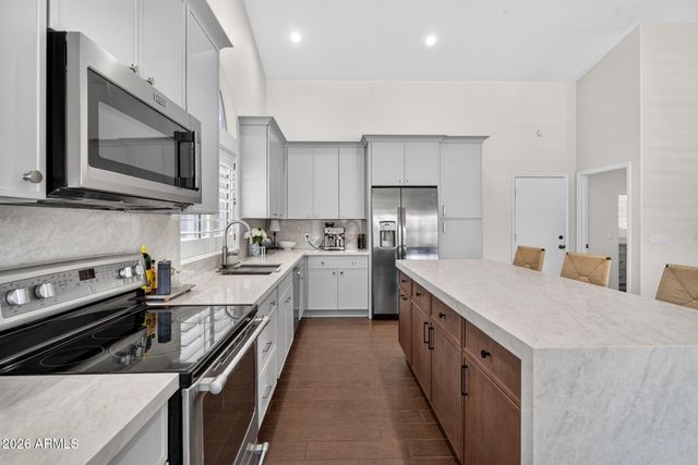 902 N OXFORD Lane, Chandler, AZ 85225