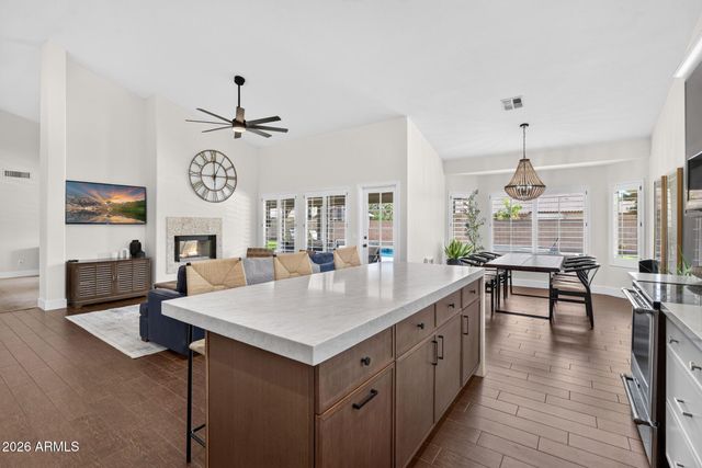 902 N OXFORD Lane, Chandler, AZ 85225