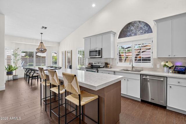 902 N OXFORD Lane, Chandler, AZ 85225