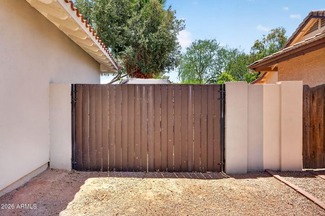 902 N OXFORD Lane, Chandler, AZ 85225