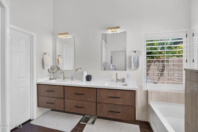 902 N OXFORD Lane, Chandler, AZ 85225