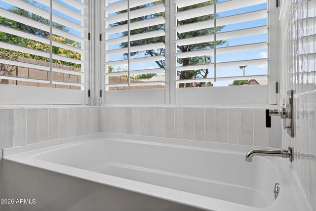 902 N OXFORD Lane, Chandler, AZ 85225