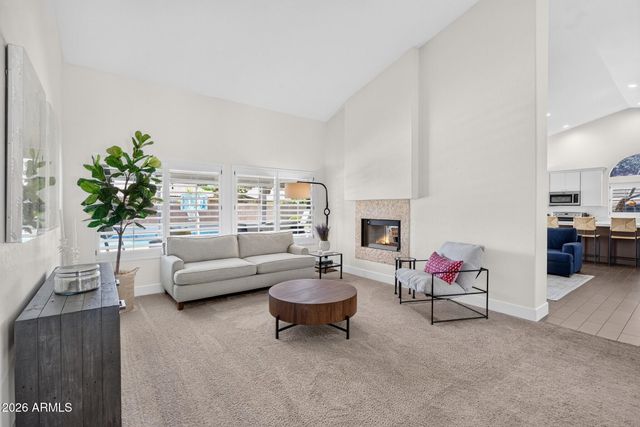 902 N OXFORD Lane, Chandler, AZ 85225